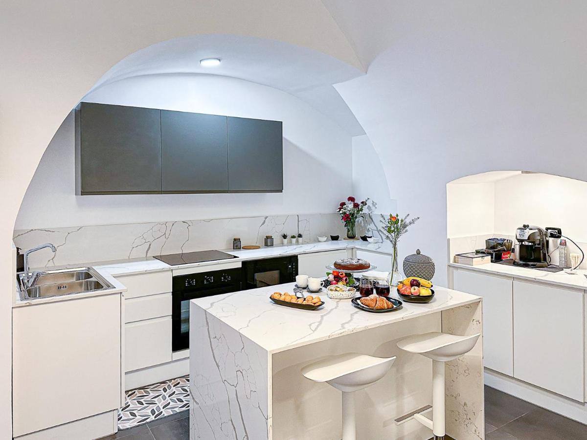 Marbel Suite Adelfia Luaran gambar